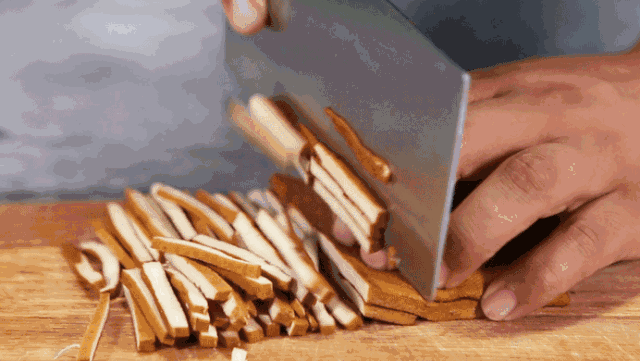 黄豆功效与作用吃法，吃黄豆功效与作用点（护心、抗饿、…大豆竟然有这么多功效）