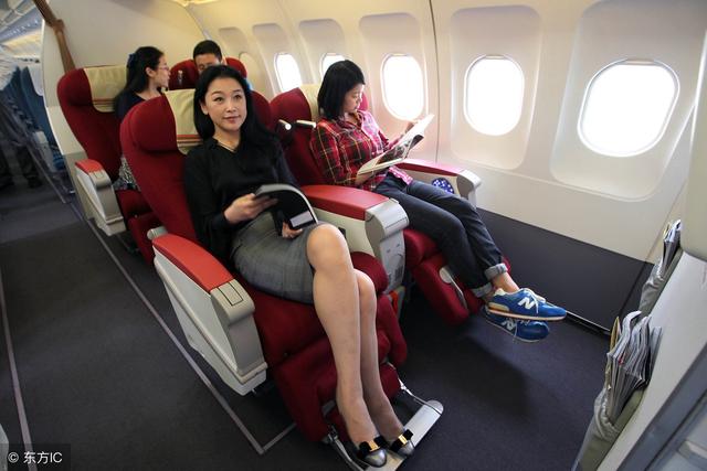 飞机头等舱和商务舱的区别，飞机商务座和头等舱区别_飞机商务舱跟头等舱有什么区别（飞机上的头等舱、商务舱和经济舱有什么不同）