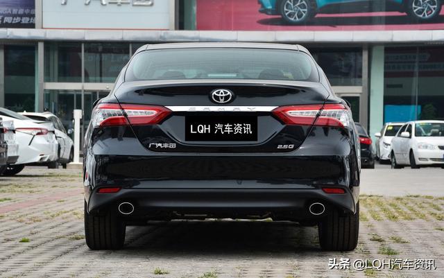 如果手握25万，顶配凯美瑞、奔驰C200L，你会怎么选？