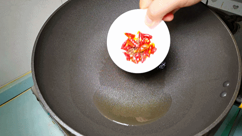 腐竹怎么拌凉菜好吃，腐竹凉拌怎么做好吃呢（凉拌腐竹既简单又好吃的家常做法）