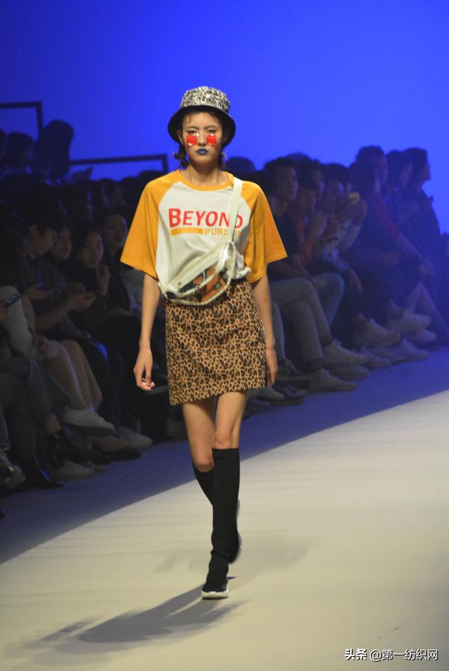 a21是以纯吗，a21 以纯（以纯线上品牌A21登陆春季广东时装周）