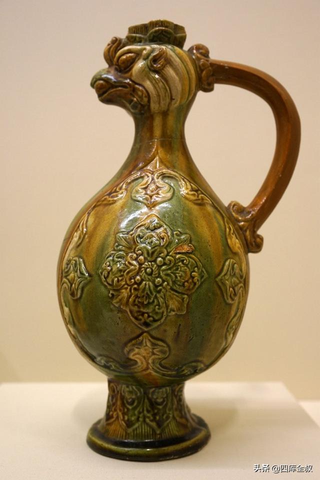 唐三彩是哪三彩，唐三彩有什么（西安、洛阳两地出土的唐三彩）