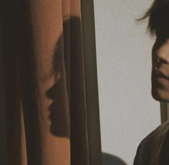 易烊千玺的星座，易烊千玺星座头像微信（收集近期绝绝子的易烊千玺头像）