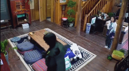 向往的生活开局推到张子枫，张子枫是谁推荐到向往的生活（《向往的生活4》张子枫被疑社恐）