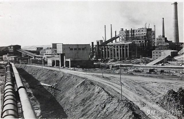大炼钢铁是哪年，大炼钢铁是哪年下马的（新中国“大跃进”时期工农业生产场景）