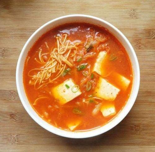 韩式海鲜豆腐汤，韩式海鲜牛奶豆腐汤（我们两人吃了一锅）