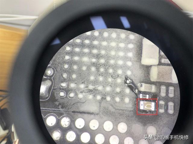 充电越充越少怎么解决，手机充着电还往下掉电（原来是这儿的问题）