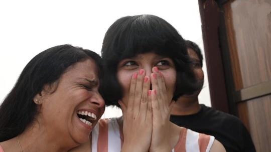 一个月头发能长十厘米，头发一个月轻松长出10CM（印度女孩10多年没剪头发）