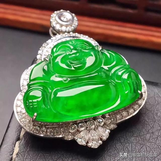 佛公佩戴注意事项，女士佩戴佛公需要注意什么（翡翠观音、佛公手势竟然有这讲究）