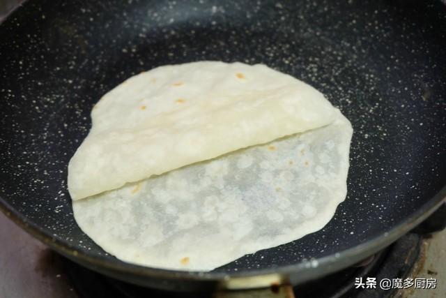 春饼的制作方法，春饼简单做法不需要和面（这个做法要知道）