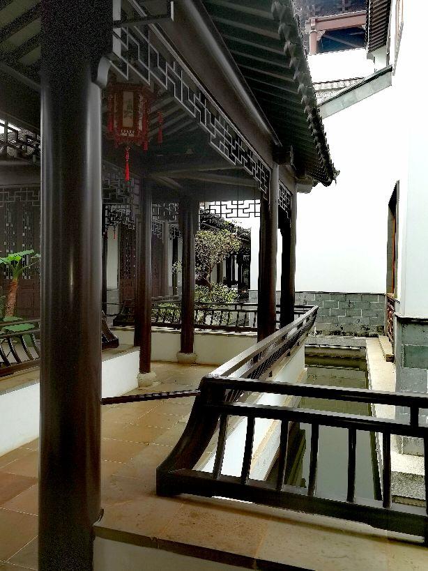 云南弥勒旅游攻略，云南弥勒旅游攻略必（自驾云南——弥勒攻略之湖泉生态园慢病疗养圣地）