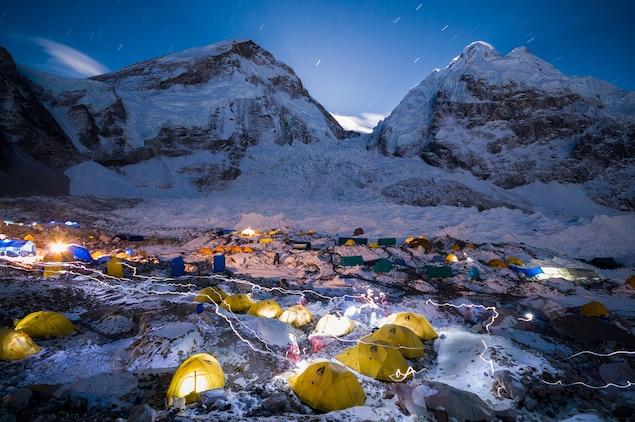 珠穆朗玛峰属于哪个国家，中国五岳山是哪五座山（一半在中国、一半在尼泊尔）