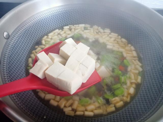 白玉豆腐汤的做法，豆腐白玉汤是什么汤（翡翠白玉汤这样做）