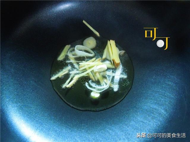 姜葱炒虾仁的做法，姜葱炒虾仁的做法视频（冬天最爱的大虾做法）