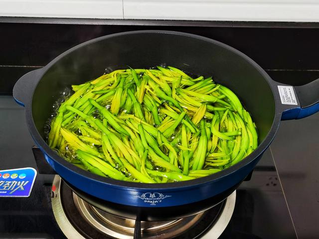 黄花菜多少钱一斤，今日盐池惠安堡黄花菜多少钱（盐池县惠安堡镇黄花供销合作社怎么样）