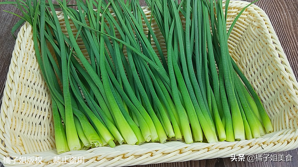 图片[1]-蒸蒜苔尾巴做法 鲜香味美 真好吃-起舞食谱网