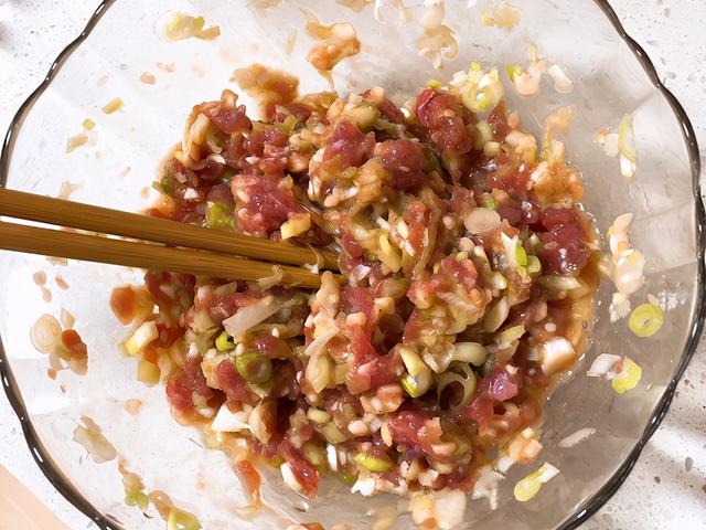 牛肉馅饺子的做法，求牛肉饺子馅的简单家常做法（教你4种不同搭配）