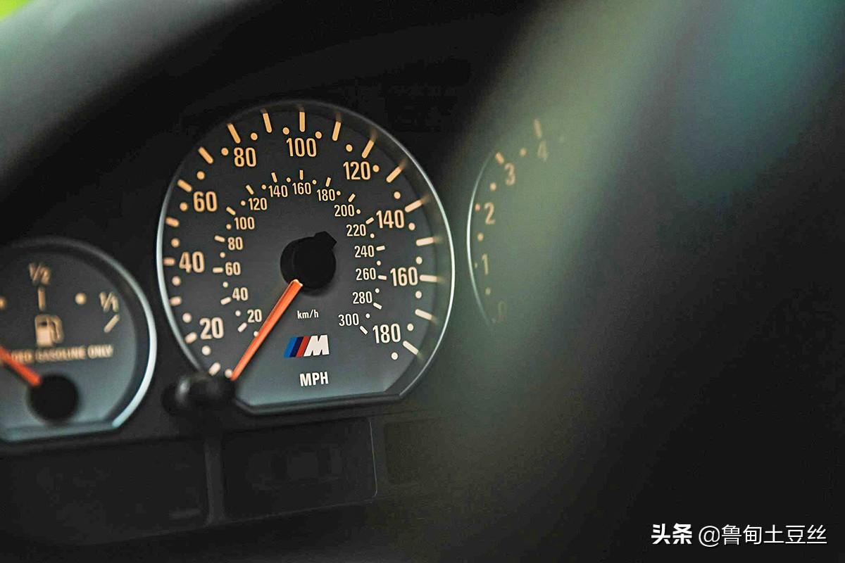 宝马323(宝马530的四驱效果好吗)