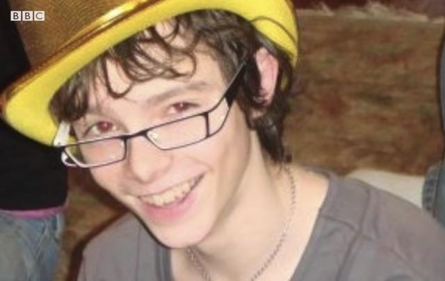 Zack什么意思，证件类型不符什么意思（？英国鲜肉小哥只穿200年前衣服上街）