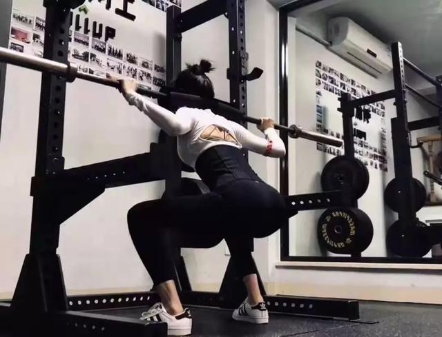 腰围62cm算小蛮腰吗，女生腰围62cm什么概念（没有一个女明星的腰围）