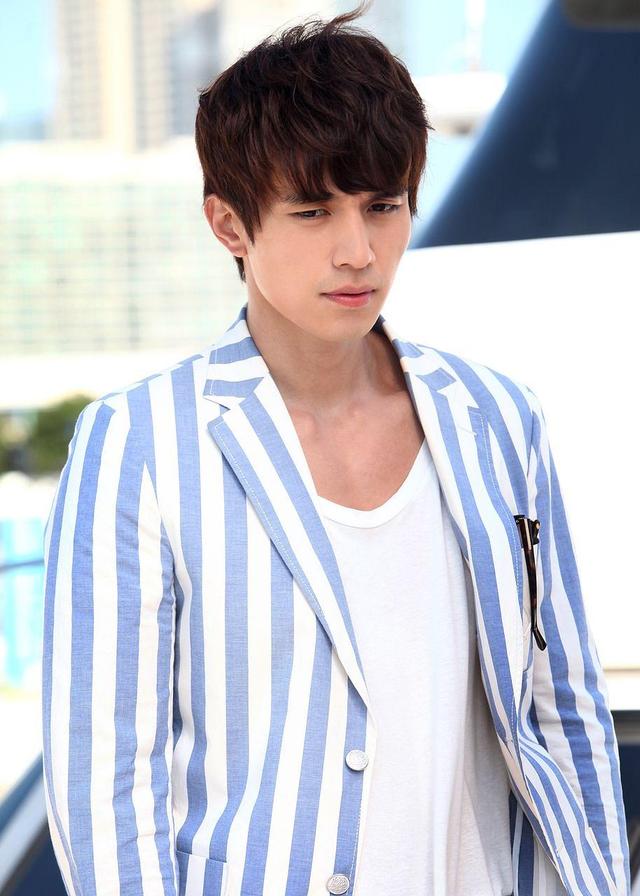 李东旭主演的电视剧,韩剧喜剧电视剧(韩国人气男星李栋旭) 李东旭主演的电视剧,韩剧喜剧电视剧(韩国人气男星李栋旭)