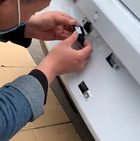 倒车影像怎么安装，倒车影像摄像头安装方法详解（自己动手装了个倒车影像）