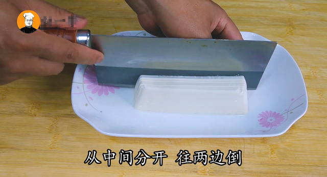 皮蛋豆腐凉拌的做法，皮蛋豆腐凉拌正宗的做法（一道清爽的家常凉拌菜）