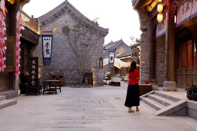 电影小镇在哪里，河南电影小镇在哪里（有人说门票100元太贵）