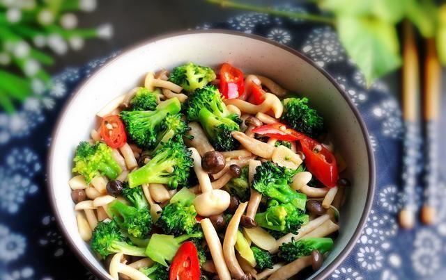 通便减肥食物，通便减肥食物有哪些（便秘最怕这3种菜）