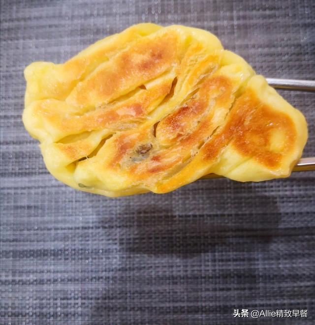 鸡蛋怎样煎又大又蓬松，鸡蛋怎么煎的蓬松（营养早餐第208期）