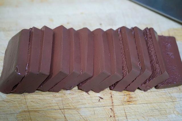 白玉蘑菇炒油菜，白玉菇炒油菜的做法（这菜营养均衡又美味）