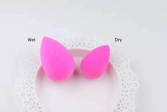 新粉扑的正确使用方法是什么，刚买的粉扑应该怎么用（一只“小小”的海绵粉扑居然有“百种”使用方法）