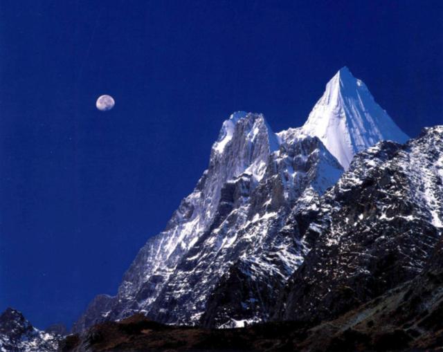 稻城亚丁几月份去最好，11月去稻城亚丁要注意什么（让稻城亚丁自己告诉你什么时候去亚丁最美）