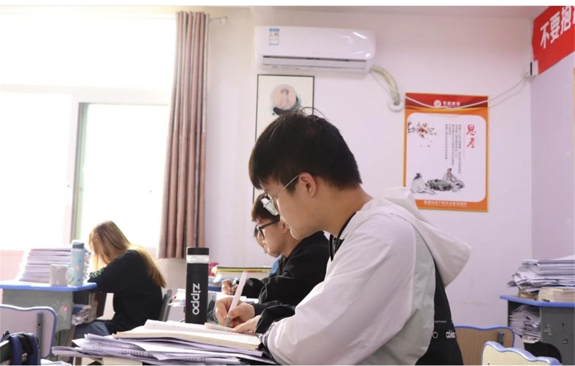 民办学校好还是公办学校好（有种）