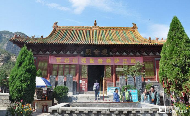 僧、尼、道共居一山修行  承德丰宁白云古洞景区，僧、尼、道共居一山修行（有一桥飞架两山之间的千年古刹）