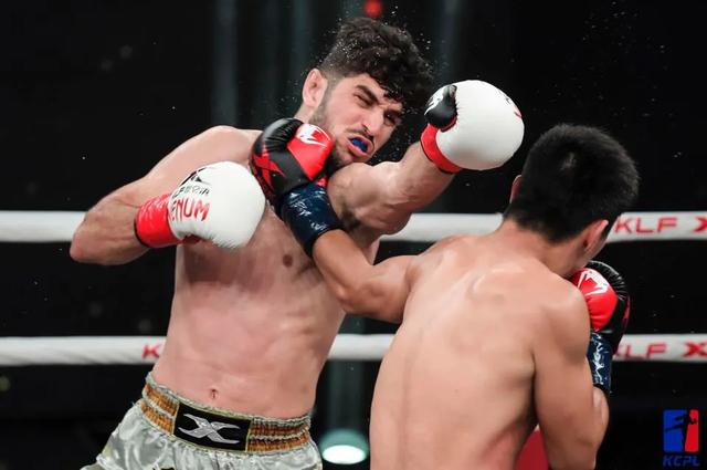 谢远航(谢远航武术,全国高考状元多少分("书生剑客"谢宇航要书写自己