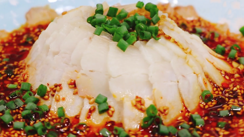 【蒜泥白肉】做法步骤图 色香味俱全 一次两斤不够吃-起舞食谱网