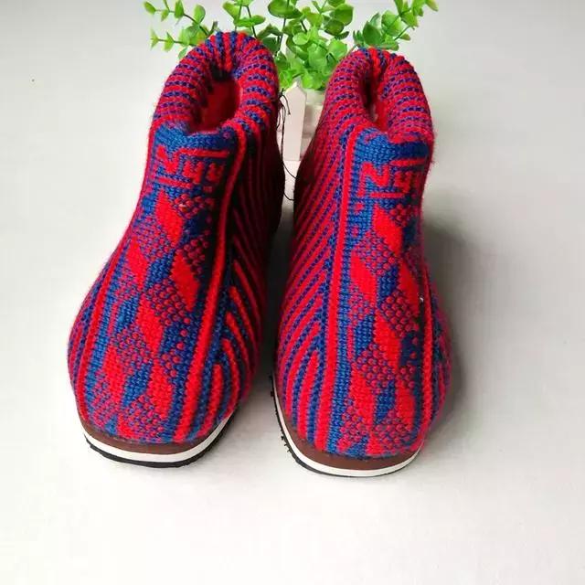 钩针毛线拖鞋编织教程图解，编织达人教大家编织手工棉鞋附简单图解