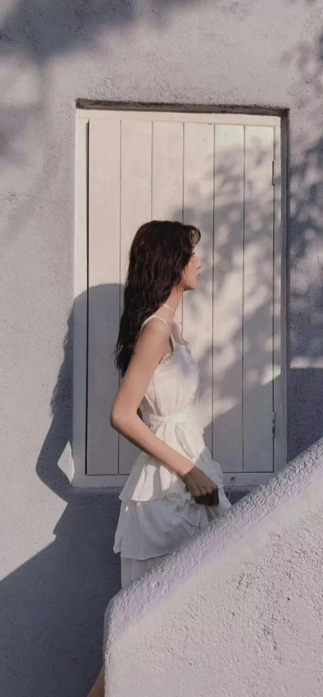 自截网易云歌词壁纸/如果爱意难平 就把爱藏心底，网易云歌词界面壁纸（小众ins风壁纸/纵然是齐眉举案图片）