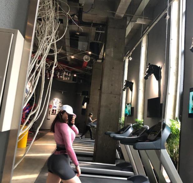 九头身是是什么意思，什么是九头身（美丽高挑九头身女孩）