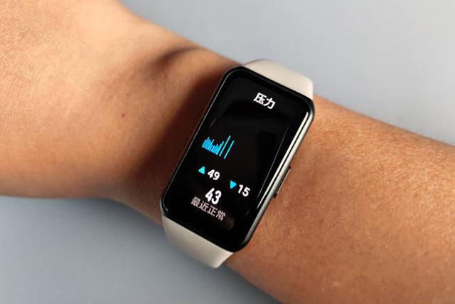 荣耀手环5和5i区别，荣耀手环5i和荣耀手环5哪个好（荣耀手环6详细评测）