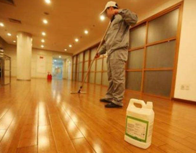 木地板怎么打蜡，木地板打蜡注意事项有哪些（地板打蜡只需5步）