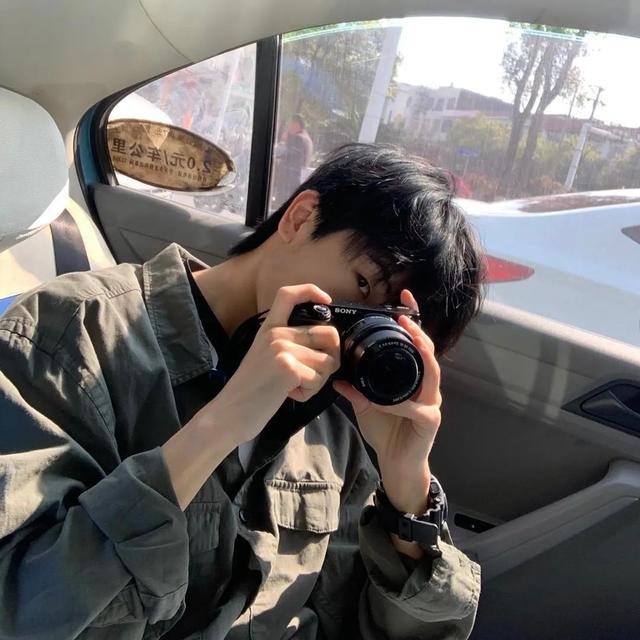 airpods电量怎么看，ins成熟帅气真人魅力男生头像 远渡人间惊鸿宴微信（分享：帅气超A·男生头像）