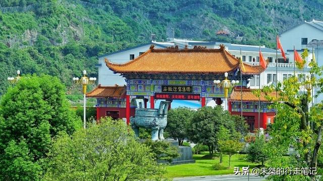 大别山主峰景区，大别山在哪里（大别山主峰和次主峰都在境内）