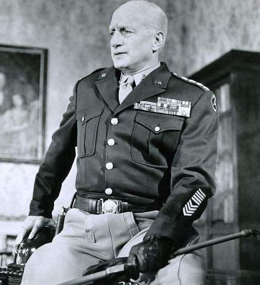 巴顿将军简介，巴顿将军简介英文版（一个让上级既爱又恨的人物）