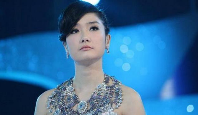 揭秘凤凰传奇“真实关系”：玲花结婚曾毅大哭，曾毅结婚玲花大醉