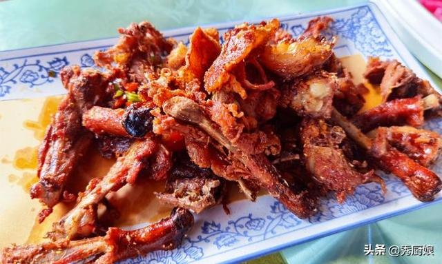 鸭架怎么做好吃，鸭架要这样做才好吃（鸭架要煲汤还是做椒盐）
