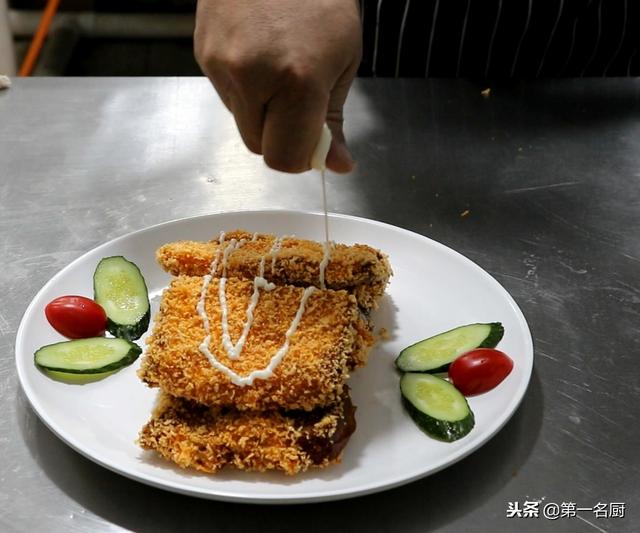 脆皮炸香蕉外酥里嫩香甜无比馋哭，端上桌瞬间被秒光