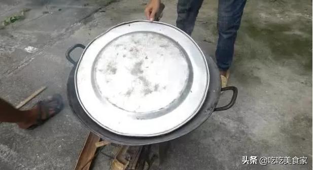大龙虾蒸多长时间，清蒸波士顿大龙虾蒸多少分钟（小伙1500元买了只龙虾）