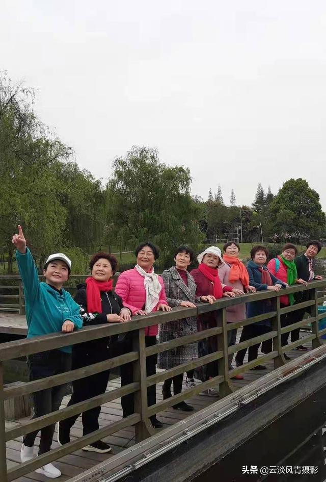 最简单能令人放松心情的图片 偶尔防空一下自己，让人心情放松的图片（醉倒在那片春色里）